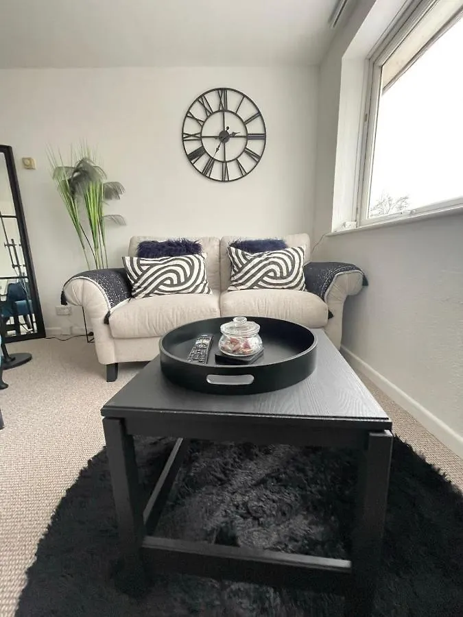 Holiday home Lovely 1 Bed Home Near Hospital, With Parking & Garden Work Contractor Leisure, Sapphire Cambridge